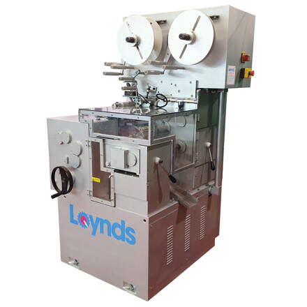 Automatický stroj na krájanie a torzné balenie cukroviniek CW02